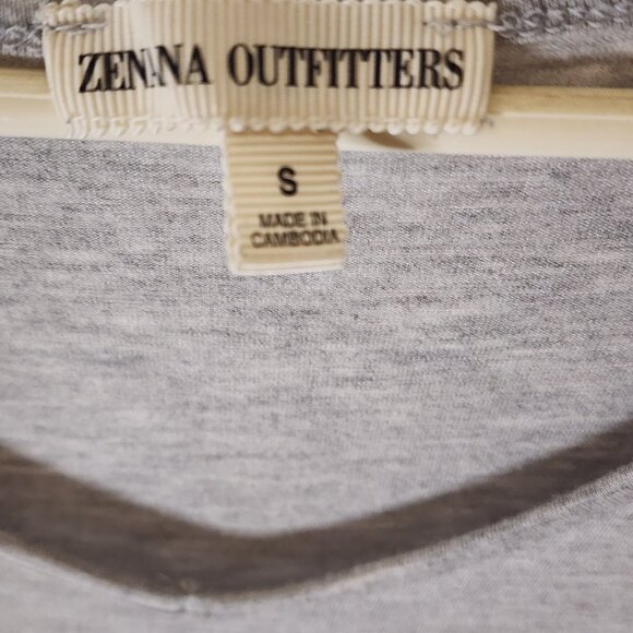 Zenana Outfitters Heather Gray Batwing Sleeve Knit Top–Soft Stretchy Lounge Fit - Picture 3 of 5